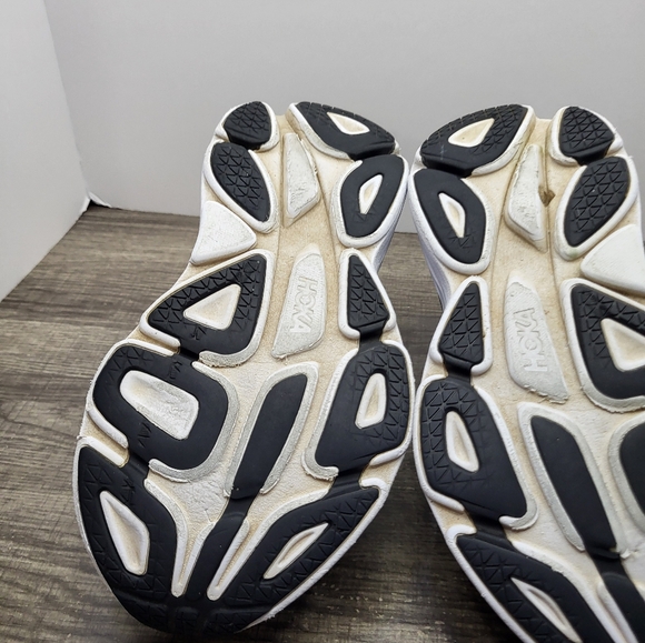 Hoka One One Bondi 8 Black White Running Shoes Women's Size 7 B - Picture 8 of 10